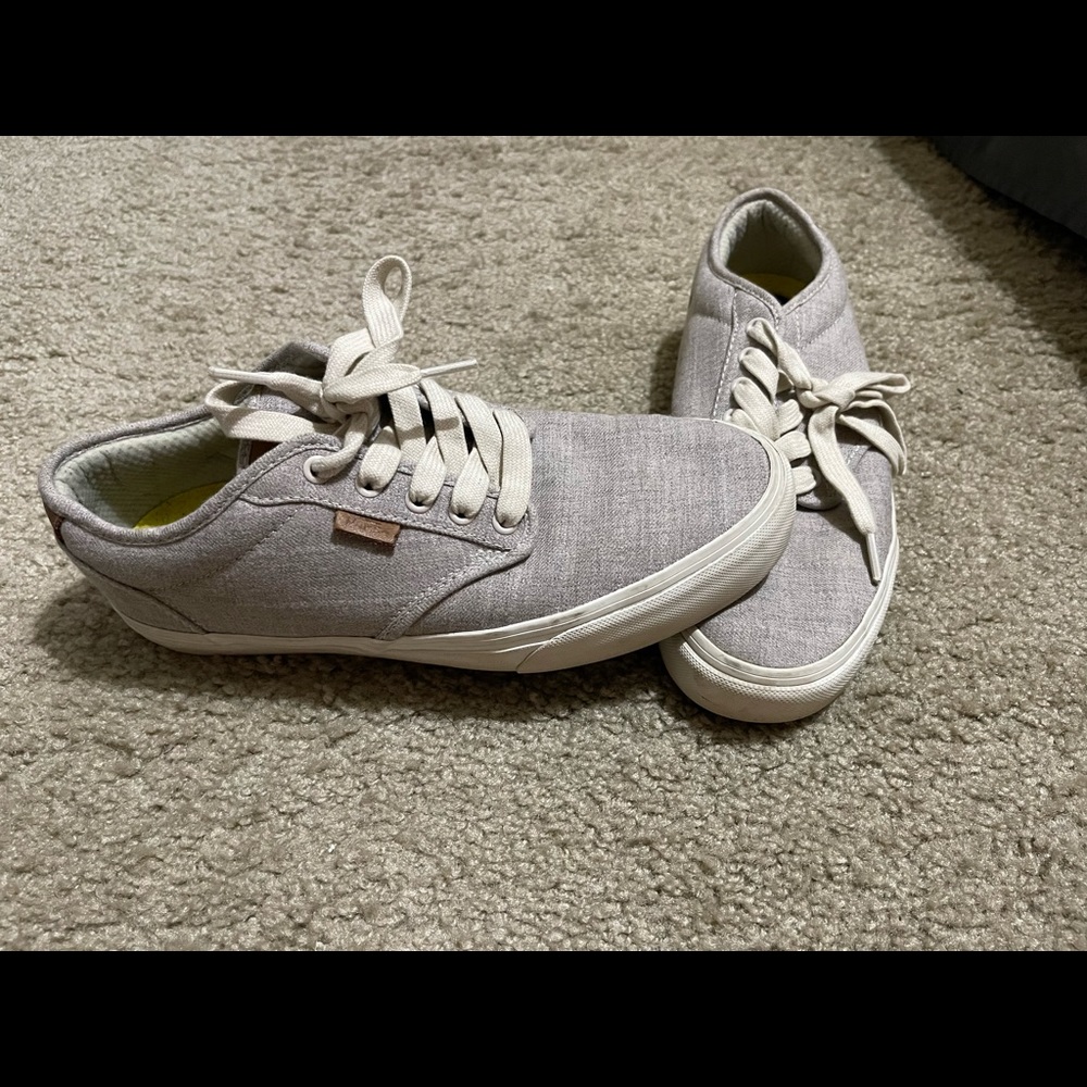 Men’s gray vans size 10